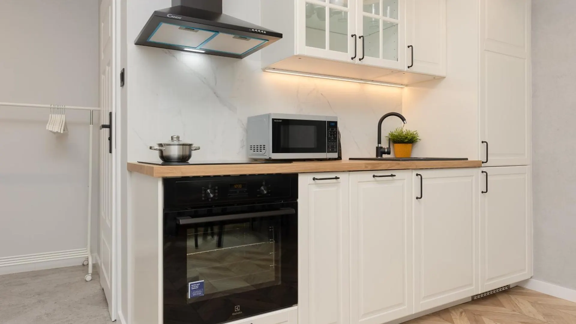 Twilight Apartment For 3 Guests Warsaw Wola By Noclegi Renters